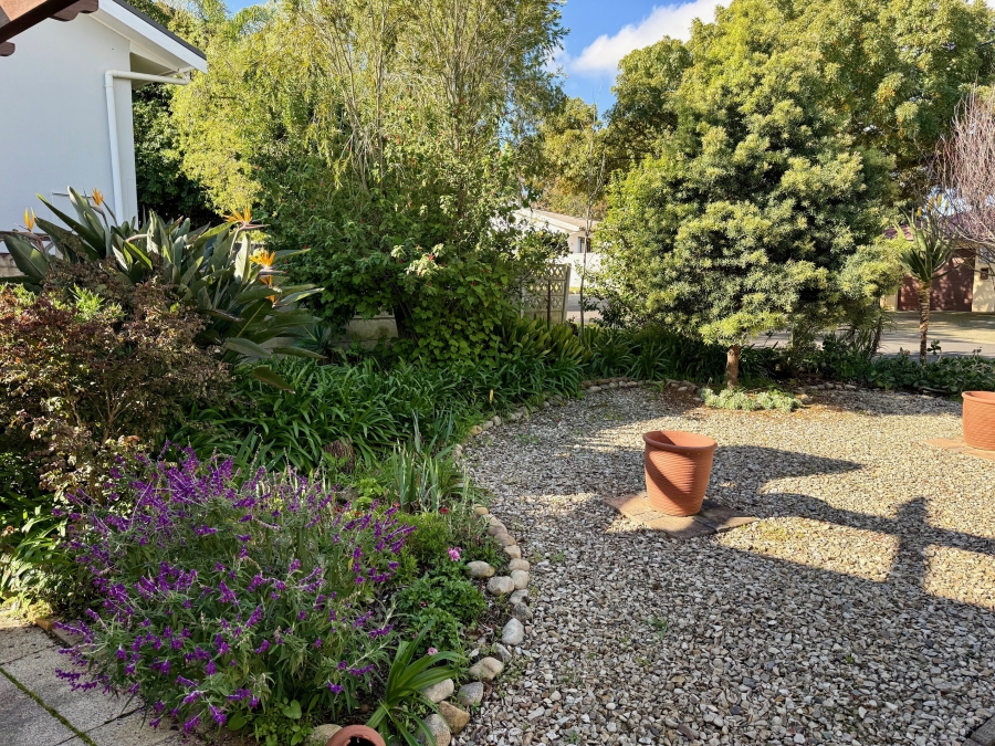 4 Bedroom Property for Sale in Bergzicht Western Cape
